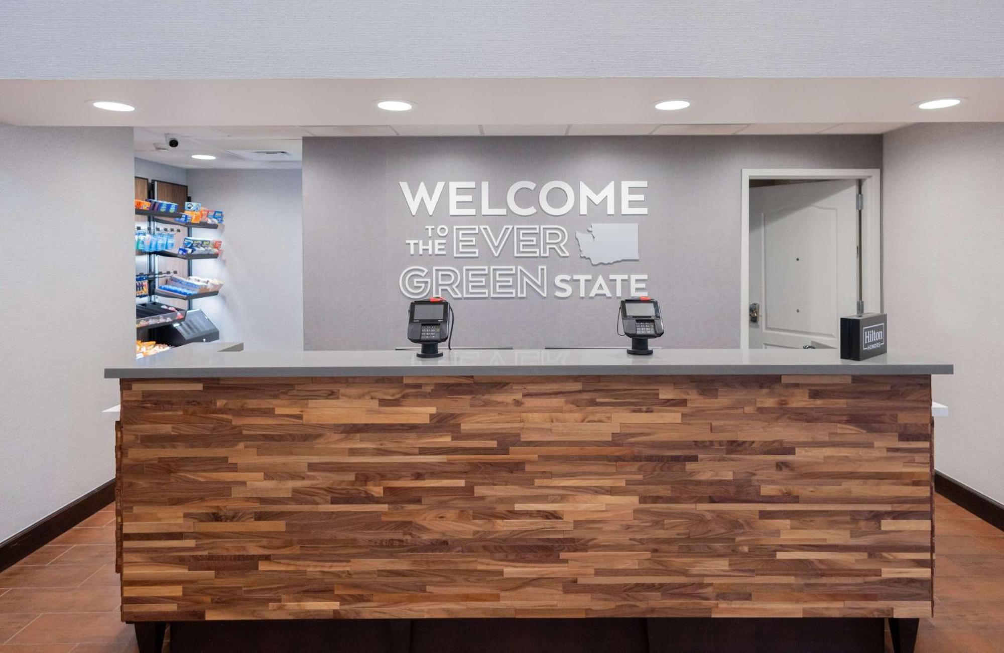 Hampton & By Hilton Seattle/kent 3*
